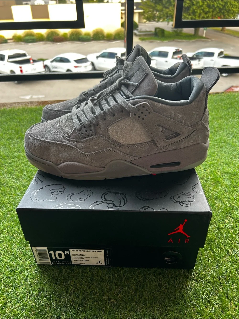 Jordan 4 “Kaws” size 10.5